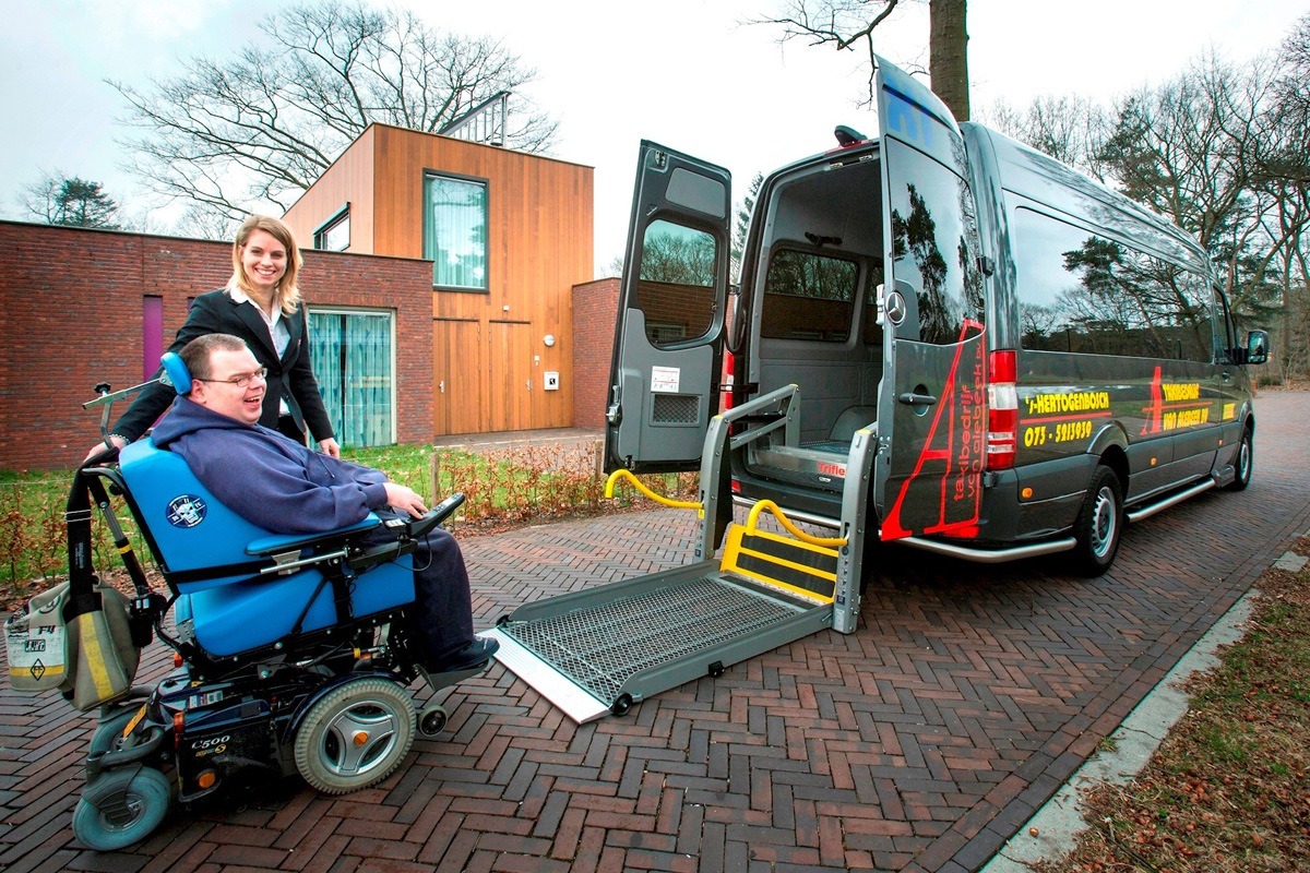 Rolstoelvervoer / groepsvervoer Taxibedrijf van Alebeek